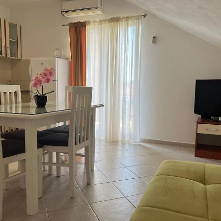 Apartmani Bekonja Тиват Екстериор снимка