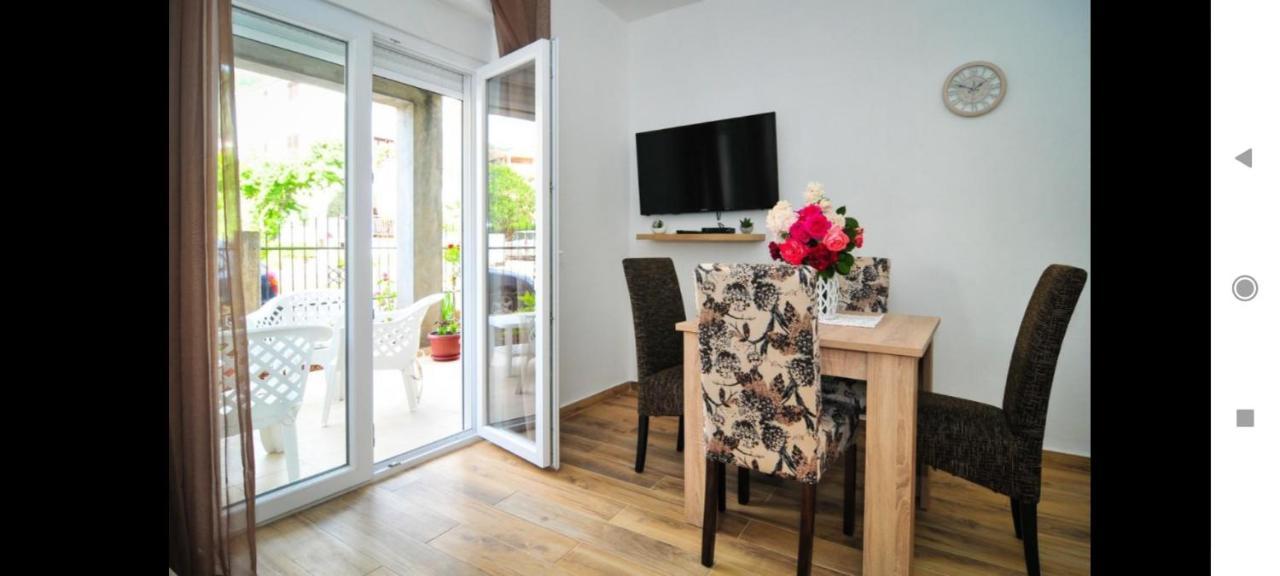Apartmani Bekonja Тиват Екстериор снимка