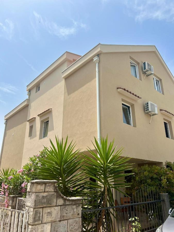 Apartmani Bekonja Тиват Екстериор снимка