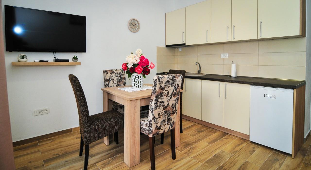 Apartmani Bekonja Тиват Екстериор снимка